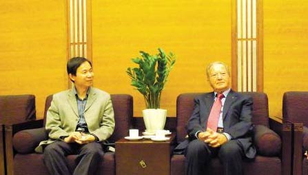 法罗力集团总裁到访与鹤山市领导亲切会谈