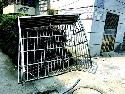 两工人安装空调未系安全绳 不幸坠楼身亡