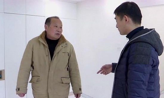 新房花3万多装新中央空调 半个月就坏了男子找媒体:维修要打洞