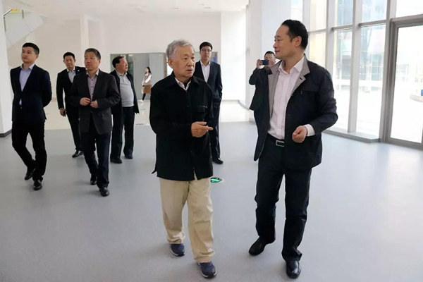 江苏省制冷产业院士协同创新中心在泰州市举行揭牌仪式